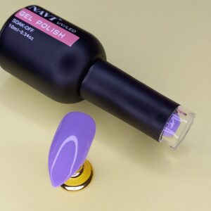 Esmaltes color violeta.